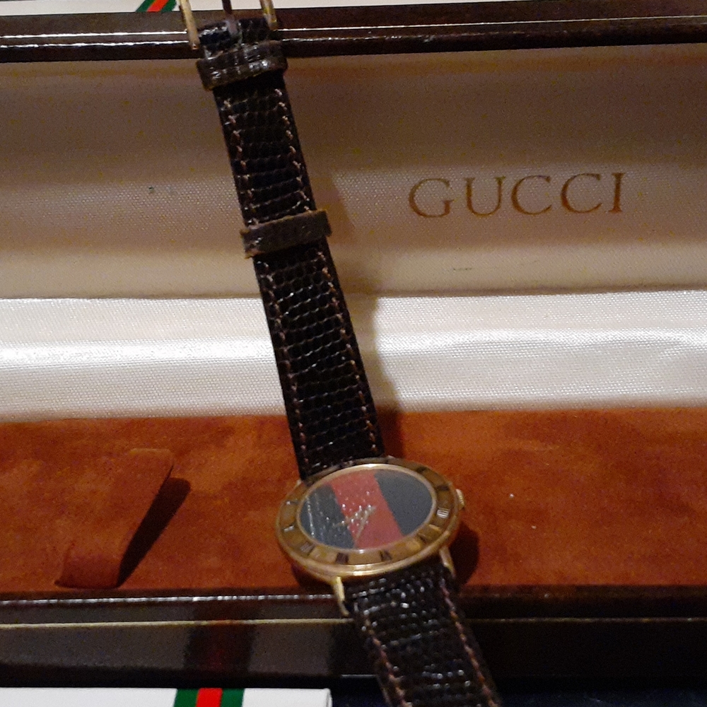 Leather Vintage GUCCI watch